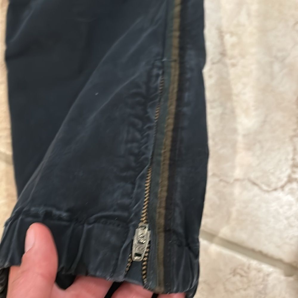 Nili Lotan woman's black cargo pants cuffed at the bottom - Picture 3 of 14